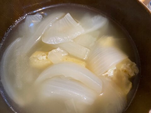 玉ねぎと油揚げのコンソメスープ
